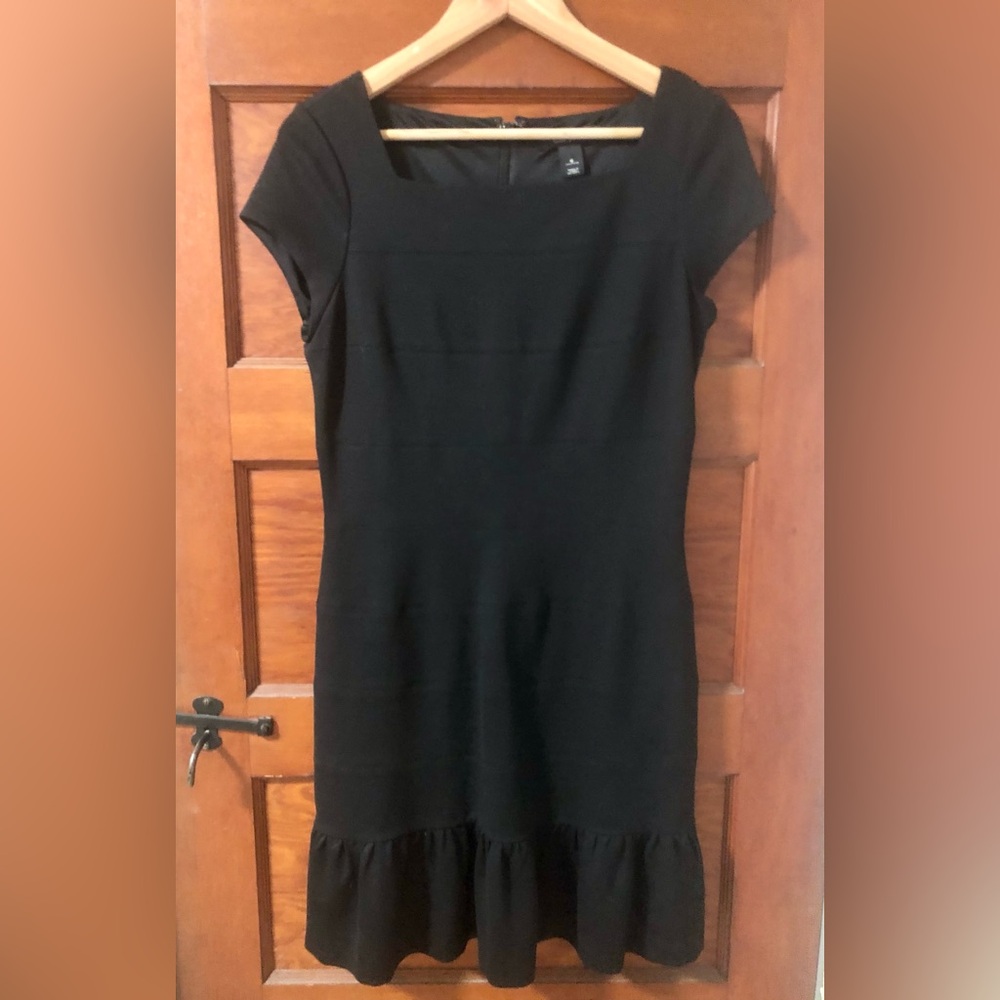 White House Black Market Dress Size 6 Black